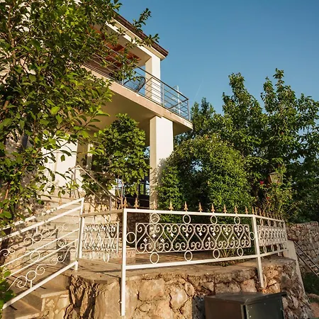 Elysium בית נופש *